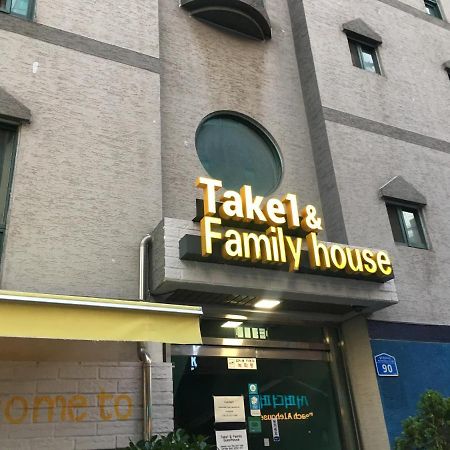Take 1 Guesthouse Hongdae Seoul Bagian luar foto